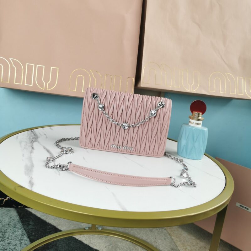 MIUMIU缪缪Matelasse皱褶纹图案顶级进口小羊皮手袋5BP065