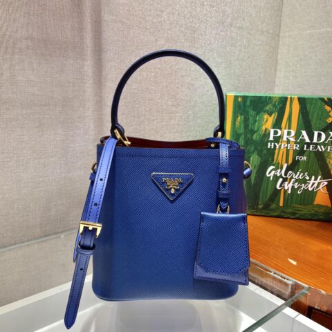 PRADA普拉达进口Saffiano皮革迷你手袋1BA217