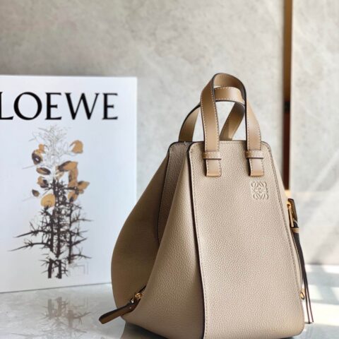 LOEWE罗意威 Hammock bag吊床包 0216小号豆沙色