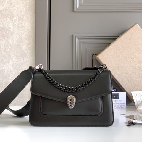 BVLGARI宝格丽酷黑小羊皮肩背包290323