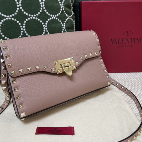 Valentino华伦天奴摔纹牛皮邮差包0181
