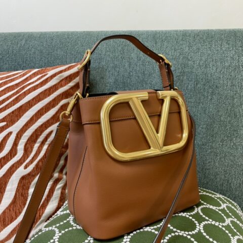 Valentino华伦天奴小牛皮大LOGO水桶包1122