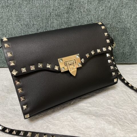 Valentino华伦天奴平纹牛皮邮差包0181