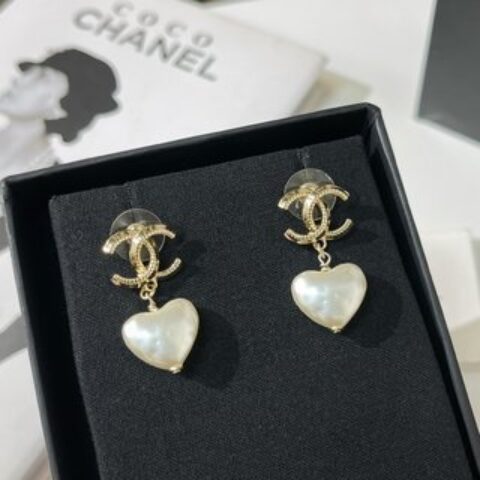 新款☑️CHANEL香奈儿双c桃心耳钉耳环