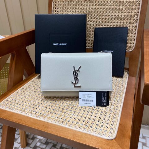YSL 𝑲𝒂𝒕𝒆 𝟮𝟰𝒄𝒎 鱼子酱斜挎链条包 白色/银扣