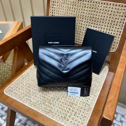 YSL LOULOU 23CM Y型绗缝链条包 494699黑色/黑扣