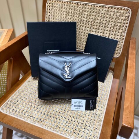 YSL LOULOU 23CM Y型绗缝链条包 494699黑色/银扣