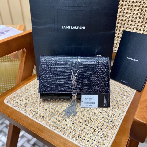 YSL 𝑲𝒂𝒕𝒆 𝟮𝟰𝒄𝒎 鳄鱼纹流苏包 354119黑色/银扣