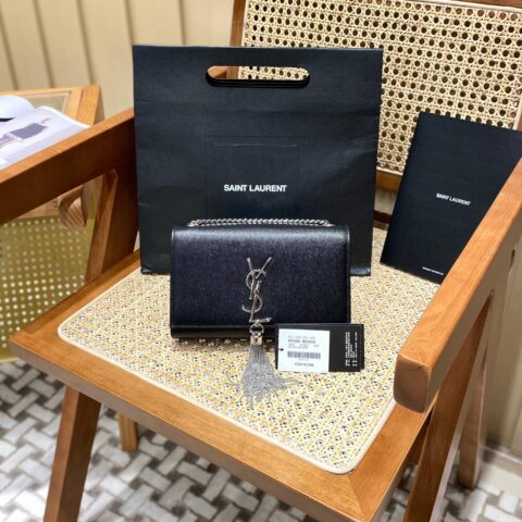 YSL 𝐊𝐚𝐭𝐞 20𝐜𝐦 鱼子酱流苏链条包 474366黑色/银扣