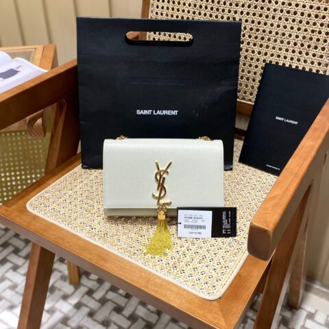 YSL 𝐊𝐚𝐭𝐞 20𝐜𝐦 球纹流苏链条包 474366白色/金扣