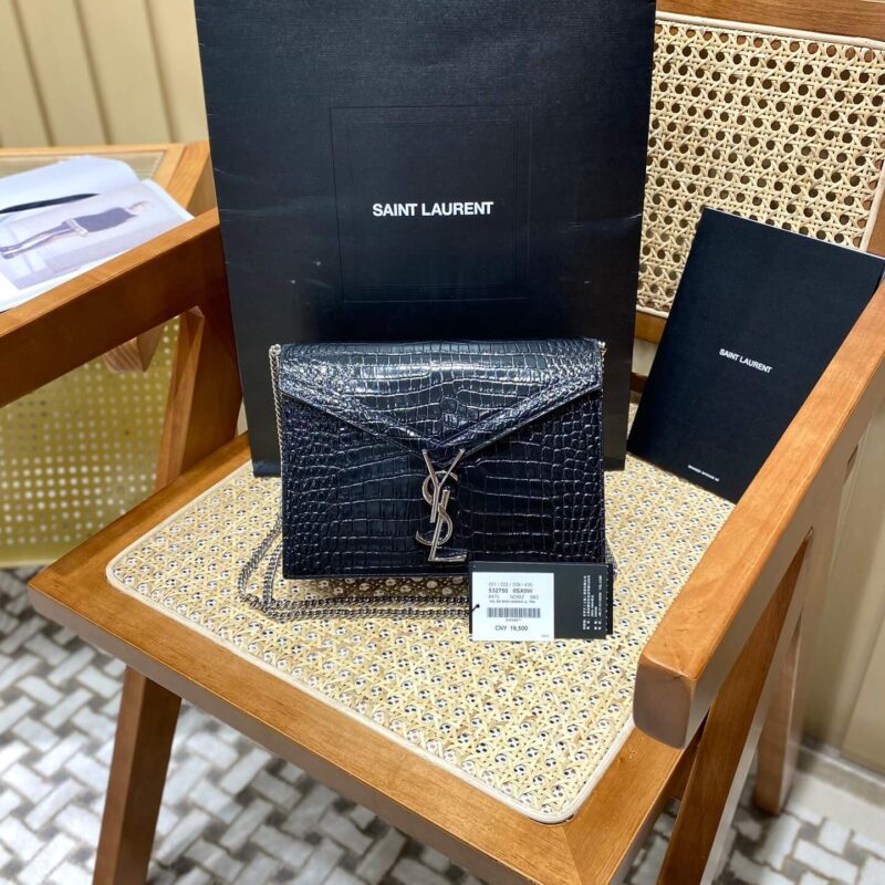 YSL 𝑪𝒂𝒔𝒔𝒂𝒏𝒅𝒓𝒂 22CM 鳄鱼纹信封包 532750黑色/银扣