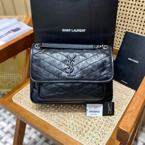 YSL 𝐍𝐢𝐤𝐢 28𝐜𝐦 邮差包 633158黑色/银链