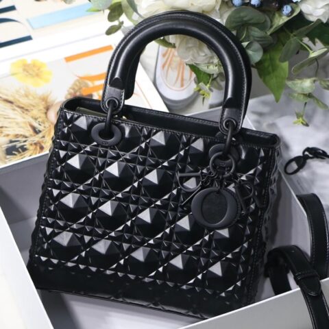 MEDIUM LADY DIOR BAG M0565SNEA_M900