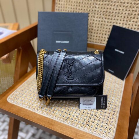 YSL 𝐍𝐢𝐤𝐢 22𝐜𝐦 邮差包 633151黑色/金链