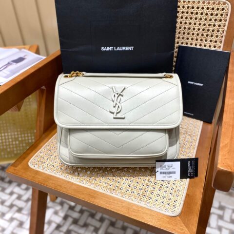 Saint laurent Ysl 𝑵𝒊𝒌𝒊 𝑳𝒂𝒎𝒃 28CM 小羊皮邮差包 498894/奶白色