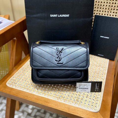 Saint laurent Ysl 𝑵𝒊𝒌𝒊 𝑳𝒂𝒎𝒃 22CM 小羊皮邮差包 533037/黑色