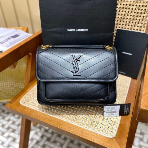 Saint laurent Ysl 𝑵𝒊𝒌𝒊 𝑳𝒂𝒎𝒃 28CM 小羊皮邮差包 498894/黑色