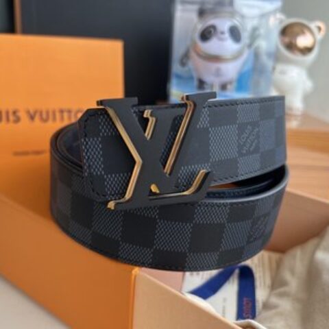 LV/路易威登   标志性LV Initiales标识男士40mm腰带
