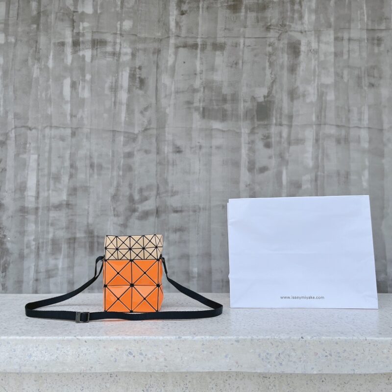 Isseymiyake三宅一生鸟巢限定肩背包AG321