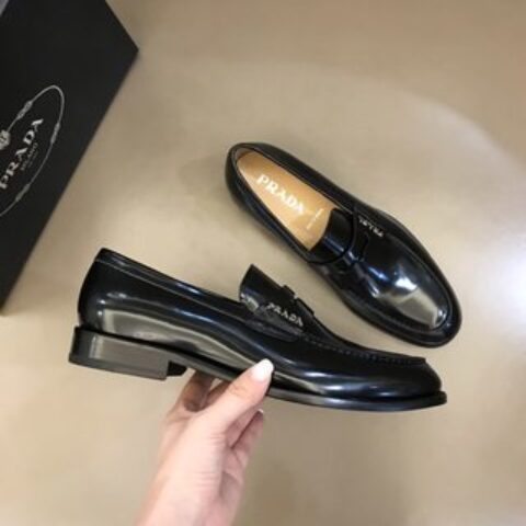 PRADA/普拉达   进口头层牛皮P家原单男士正装商务皮鞋