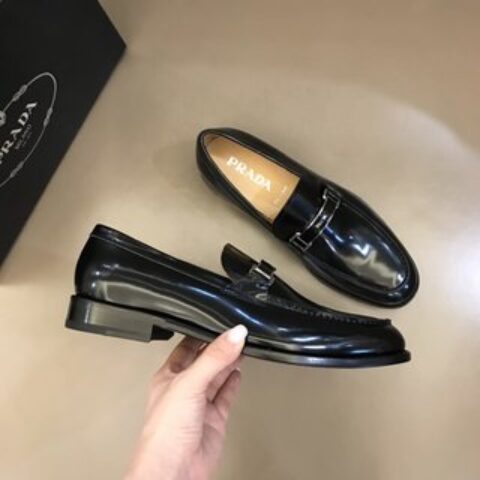 PRADA/普拉达   进口头层牛皮P家原单男士正装商务皮鞋