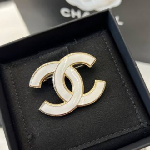 新款☑️CHANEL香奈儿双c 珐琅滴油黑白胸针