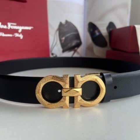 Ferragamo菲拉格慕  头层牛皮压纹图案Gancini花纹金属扣男士3.5cm腰带