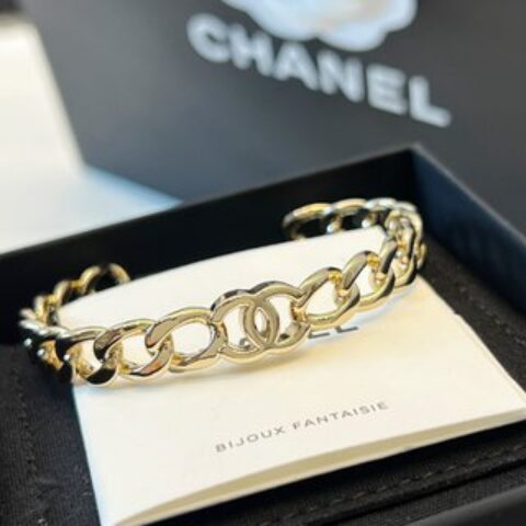 新款☑️CHANEL香奈儿双c字母开口手镯