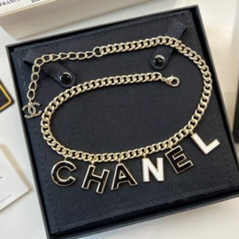新款☑️CHANEL香奈儿珐琅滴油字母项链