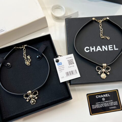 新款☑️CHANEL香奈儿蝴蝶结皮绳颈链项链