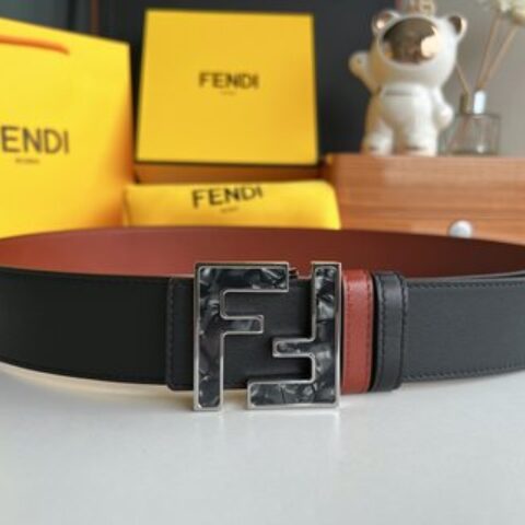 FENDI芬迪   FF徽标精湛工艺金属扣头层牛皮腰带4.0cm
