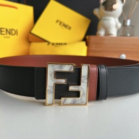 FENDI芬迪   FF徽标精湛工艺金属扣头层牛皮腰带4.0cm