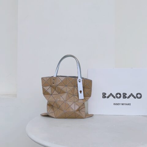 IsseyMiyake三宅一生 LUCENT GLOSS 系列手提袋0086