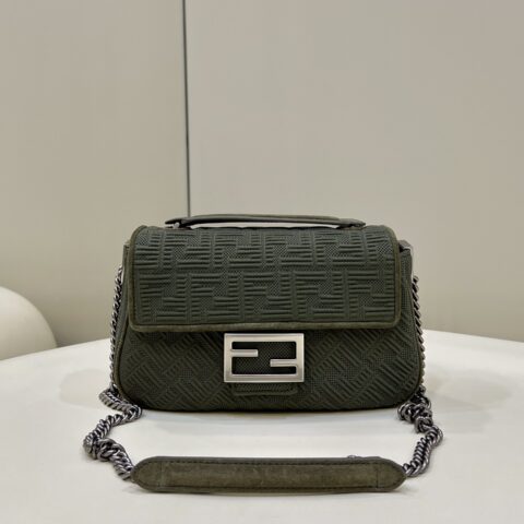 FENDI芬迪3D纹理FF链条baguette手袋8529