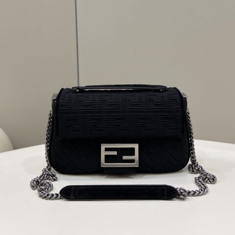 FENDI芬迪3D纹理FF链条baguette手袋8529