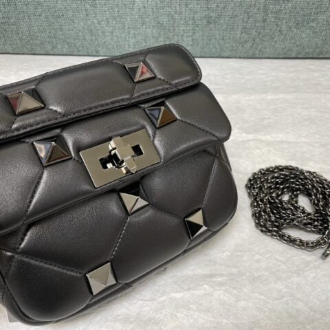 Valentino华伦天奴纳帕羊皮革迷你链条包0188