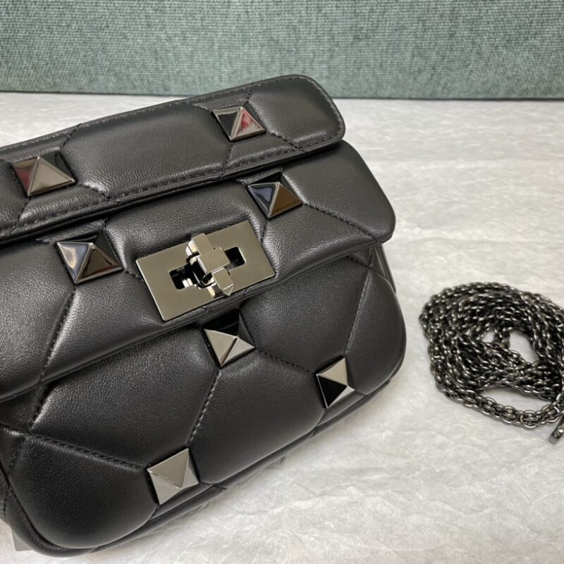 Valentino华伦天奴纳帕羊皮革迷你链条包0188