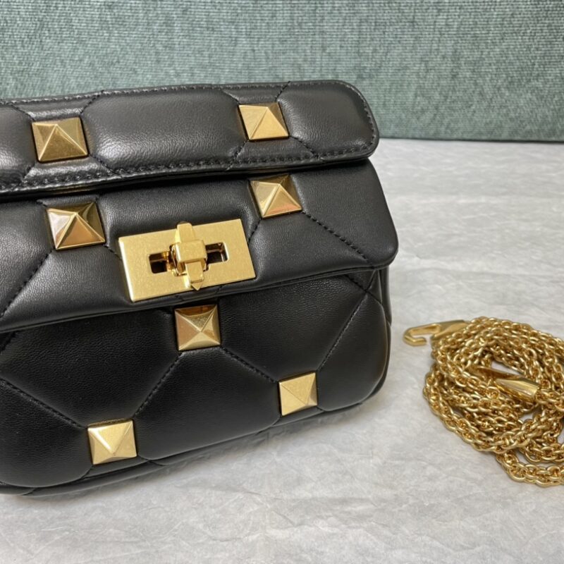 Valentino华伦天奴纳帕羊皮革迷你链条包0188