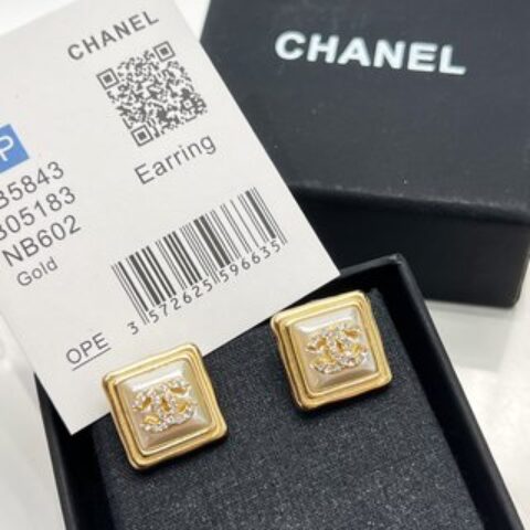 新款☑️CHANEL香奈儿双c方形耳钉耳环
