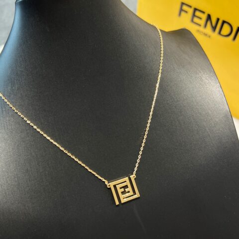 新款 FENDI芬迪双F珍珠项链手链