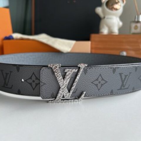 LV/路易威登   Monogram帆布和Taiga皮革Initiales双面腰带