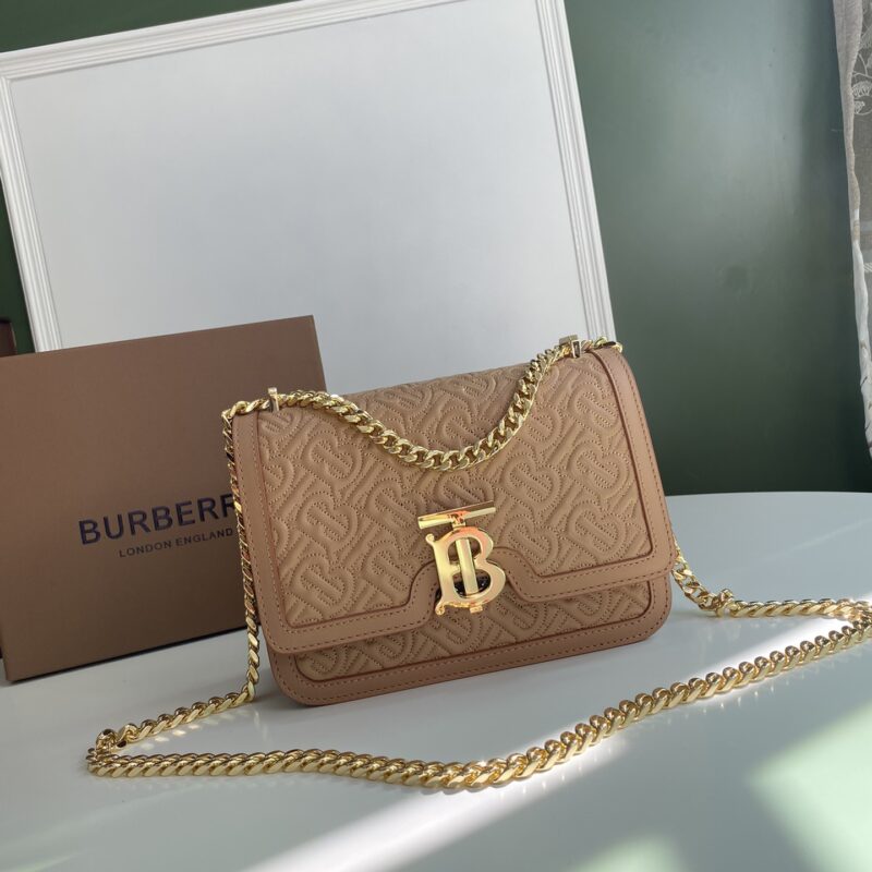 Burberry巴宝莉羔羊皮材质TB 专属标识锁扣包