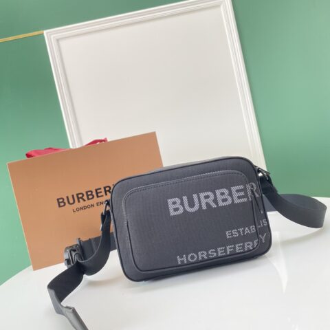 Burberry巴宝莉最新款麻布防水材料相机包