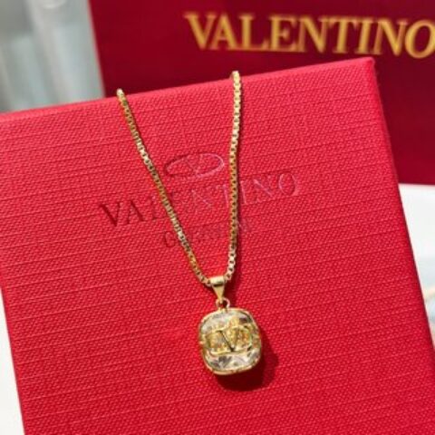 新款☑️ VALENTINO华伦天奴方形钻石项链