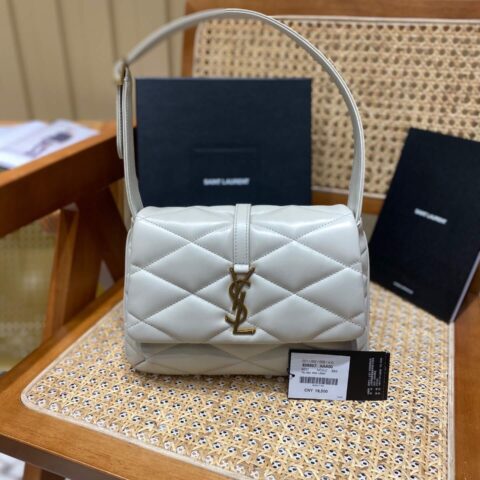 YSL 𝐋𝐄 𝟱𝟳 小羊皮菱格纹腋下包 698567白色/金扣