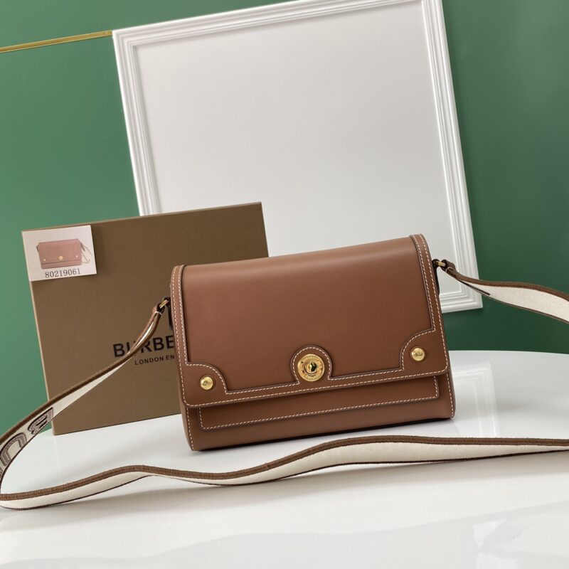 Burberry巴宝莉意大利鞣制缉明线皮革肩背包