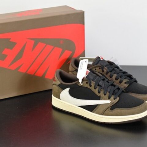 Air Jordan 1 AJ1 Low x Travis Scott 低帮倒钩 CQ4277-001