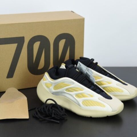 纯原 AD Yeezy 700V3  米黄色 " Srphym " 侃爷椰子 夜光鞋面异型复古老爹鞋 G54853