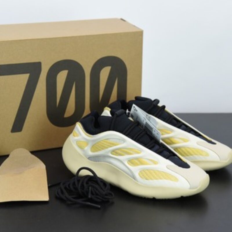 纯原 AD Yeezy 700V3  米黄色 " Srphym " 侃爷椰子 夜光鞋面异型复古老爹鞋 G54853