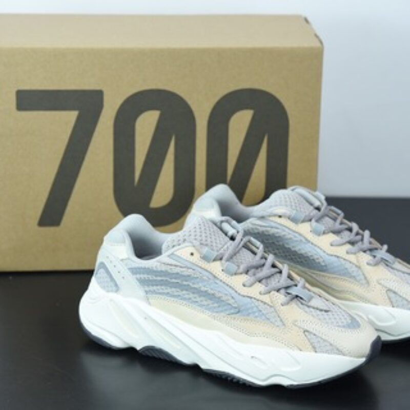 L00J6 顶级版本 AD 阿迪 YEEZY 椰子 700V2 "Cream" 棕白灰 奶油 GY7924 侃爷椰子3M反光复古老爹鞋